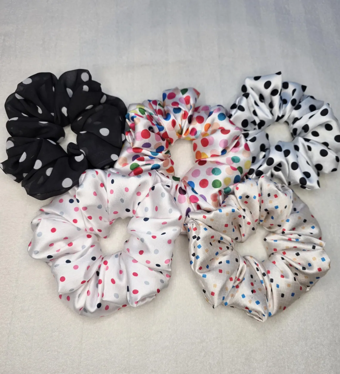 Oversized Polka Dot Scrunchies Set - Image 5