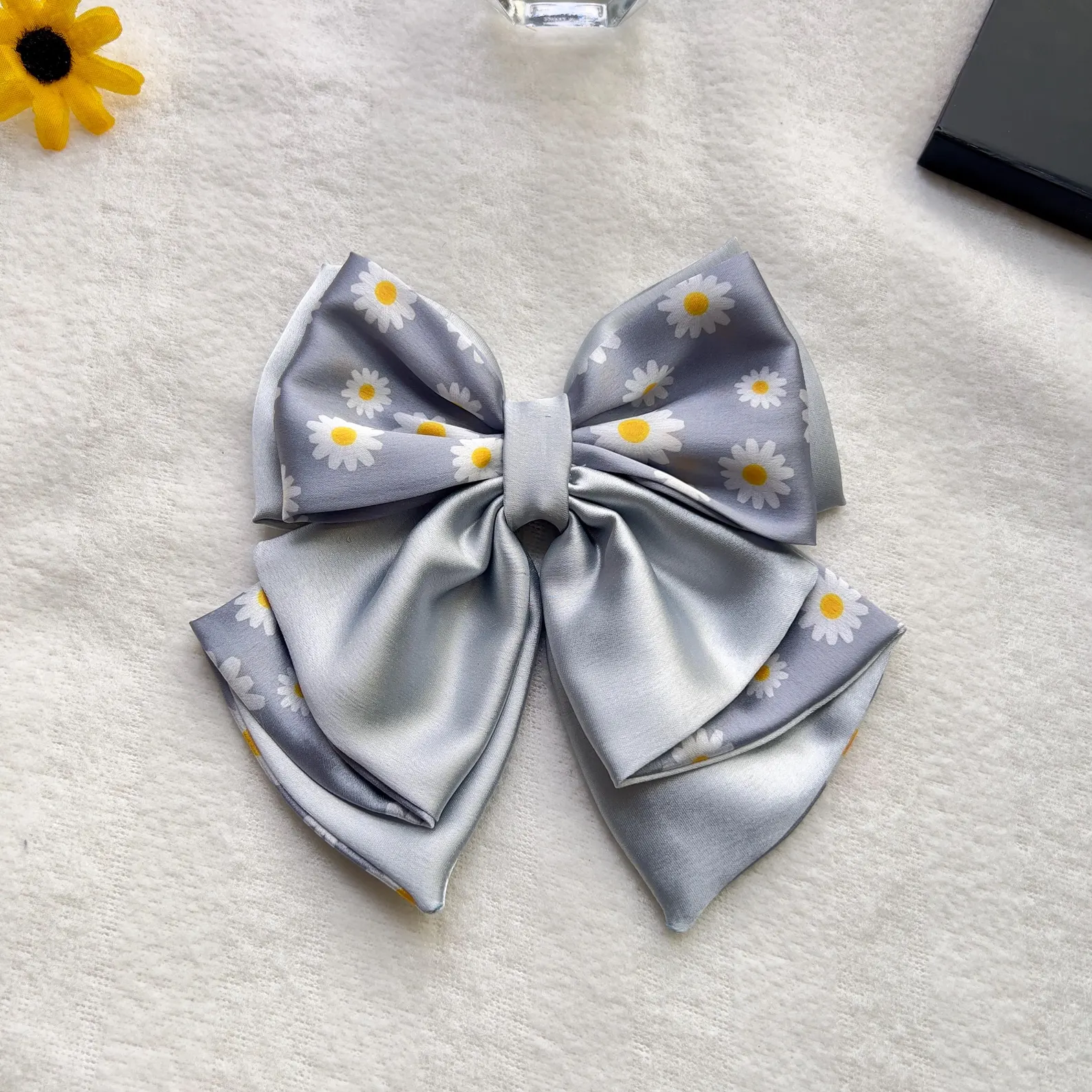 Handcrafted Floral Satin Hair Bow: Luxury Accessory - Image 2