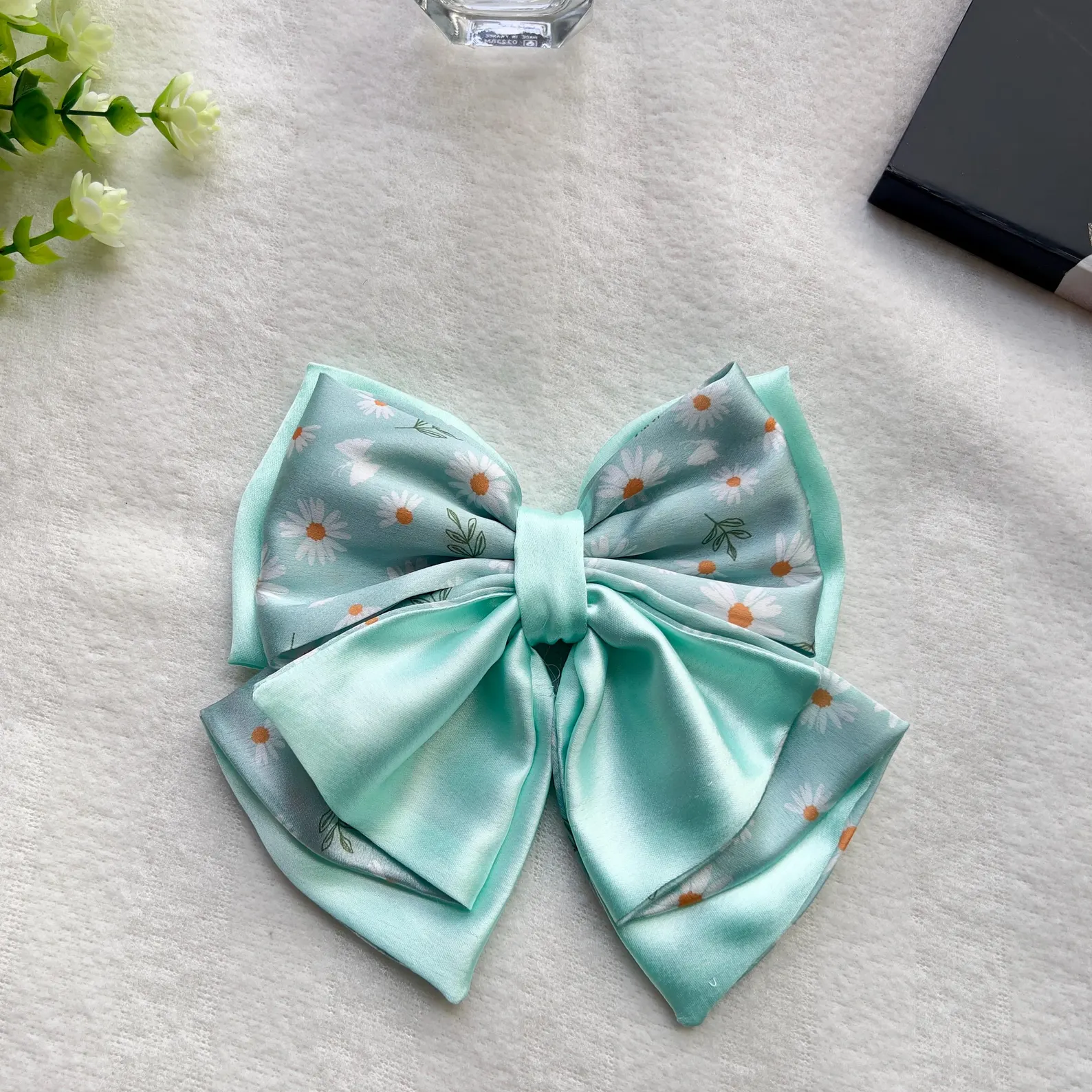 Handcrafted Floral Satin Hair Bow: Luxury Accessory - Image 3