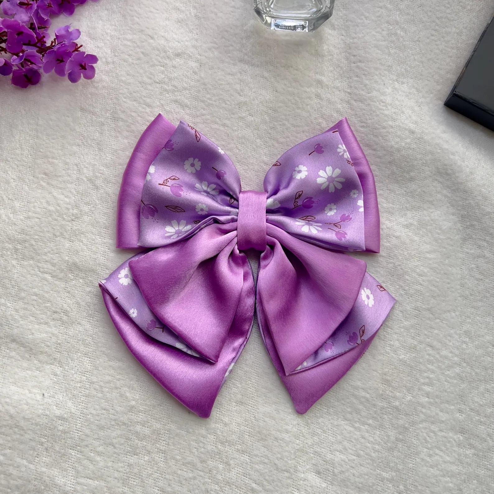 Handcrafted Floral Satin Hair Bow: Luxury Accessory - Image 4